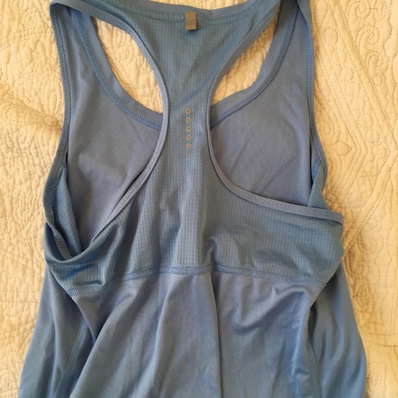 Baby blue nike tank - Picture 3 of 4